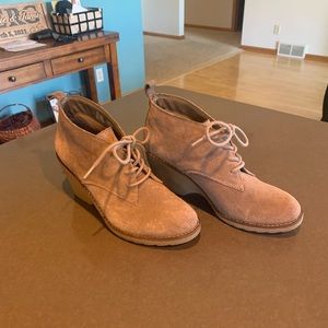Tan Sonoma Casual shoes